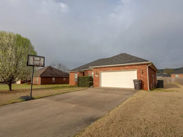 107 Salmon Ln, Russellville, AR 72802