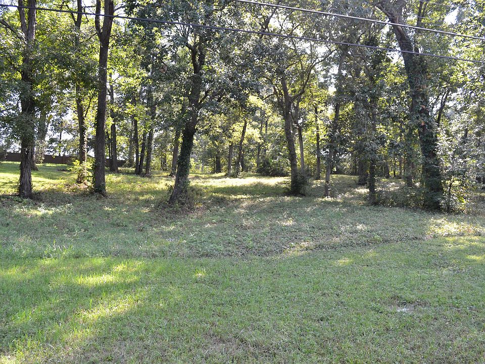 1st image of 4 Eastland Ln