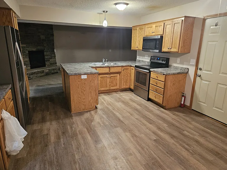 14270 Hemlock Ct N — Photo 8