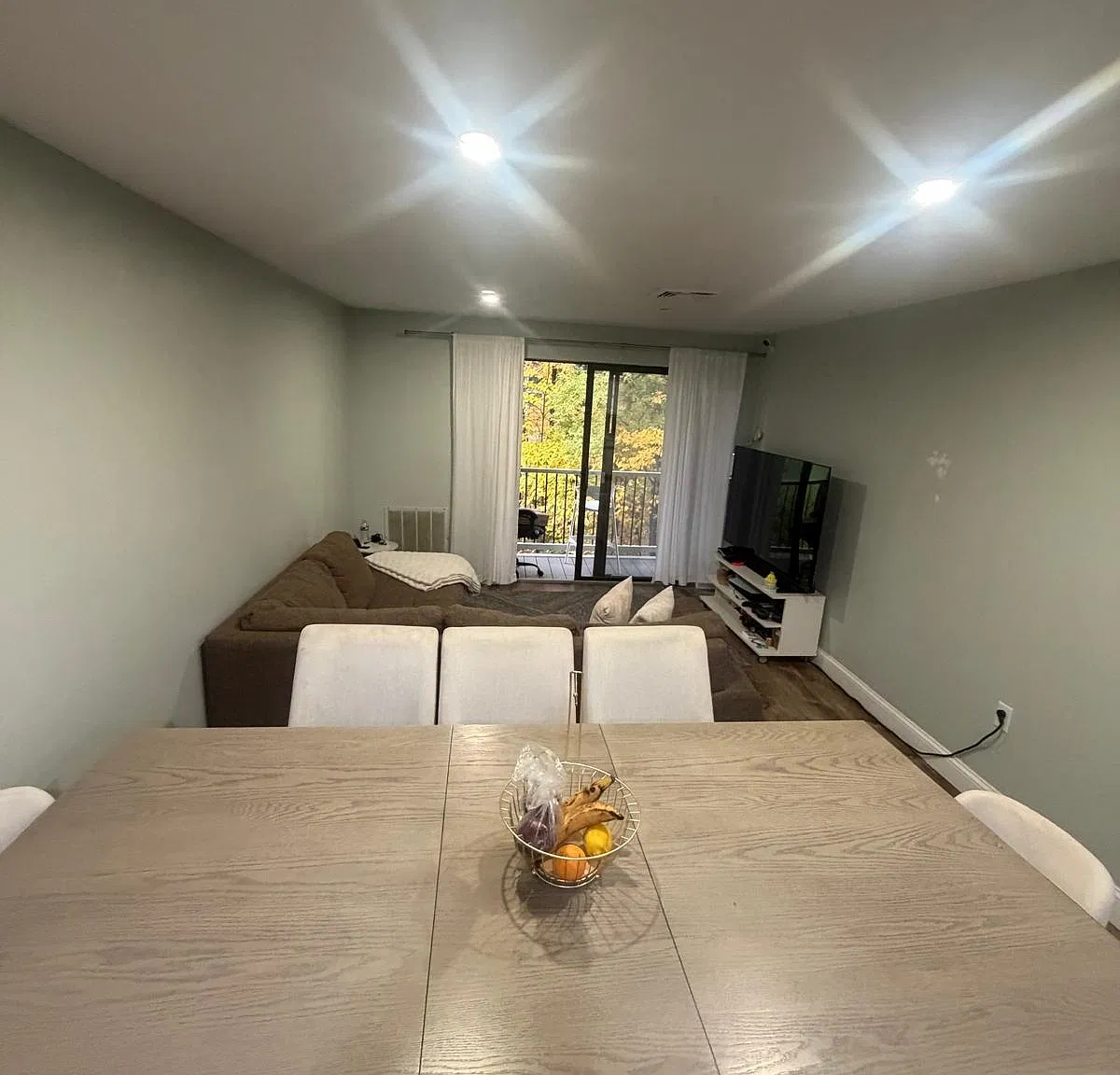 2 bed, 1.0 bath, 936 sqft, $2,200 — Photo 3