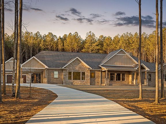 3rd image of 220 High Point Ln