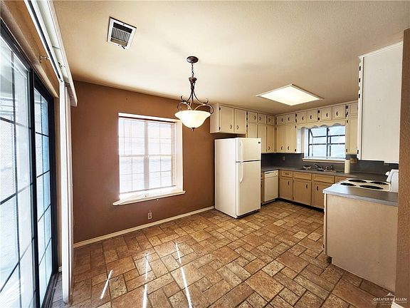 5th image of 5416 N 31st St