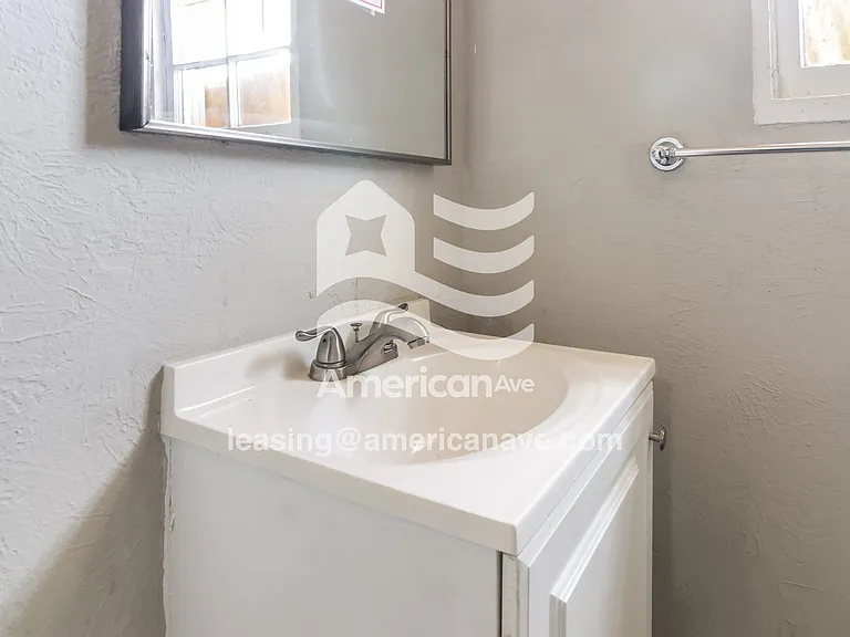 20364_010_bathroom_14.jpg