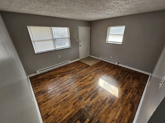 2nd image of 1408 Phillips Dr