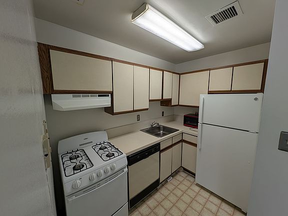 5th image of 1011 Arlington Blvd APT 125