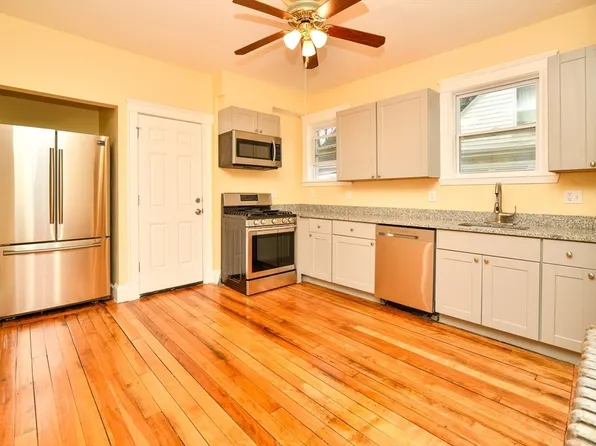 15 Vesta Rd, Dorchester, MA 02124