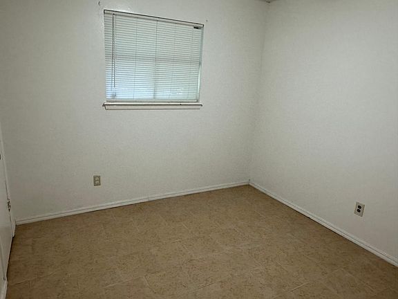3rd image of 1324 SW 77th Pl
