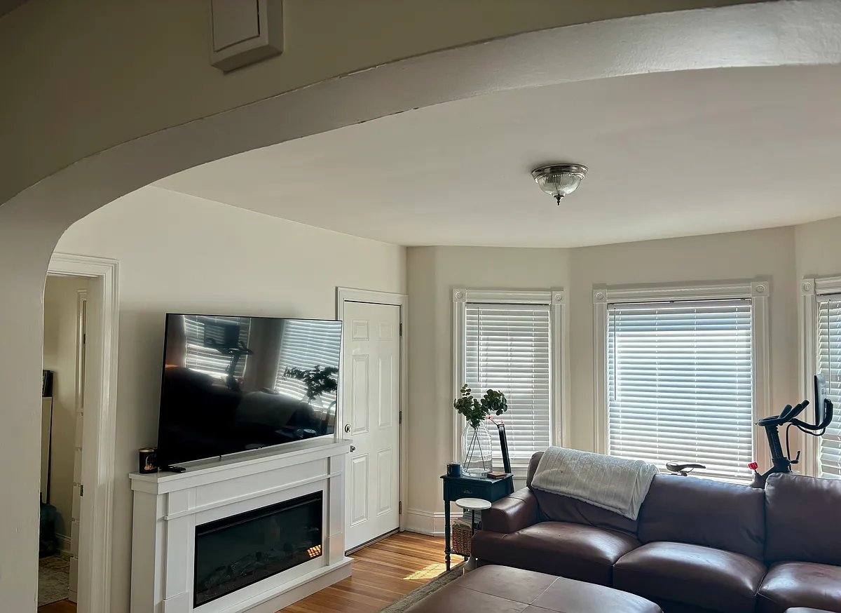 Building Photo - 126 Coyle Ave #1