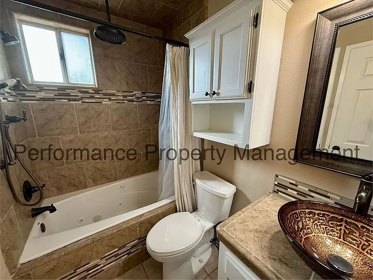 8735 N Cedar Ave #121 — Photo 8