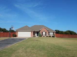 1580 Mill Ridge Dr, Blanchard, OK 73010