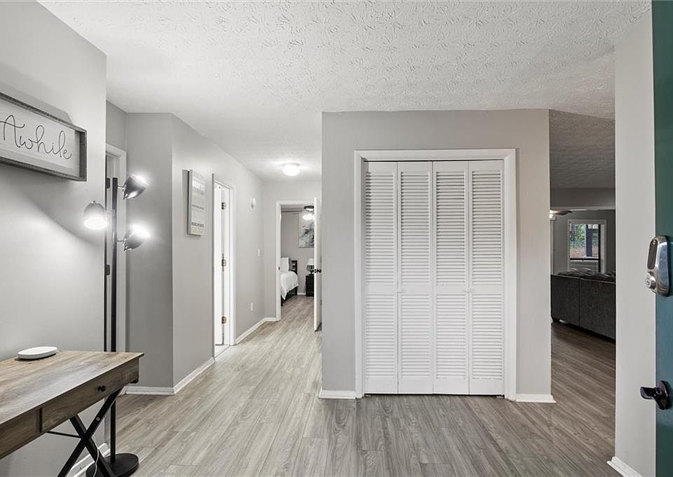 1st image of 401 Wynnes Ridge Cir SE