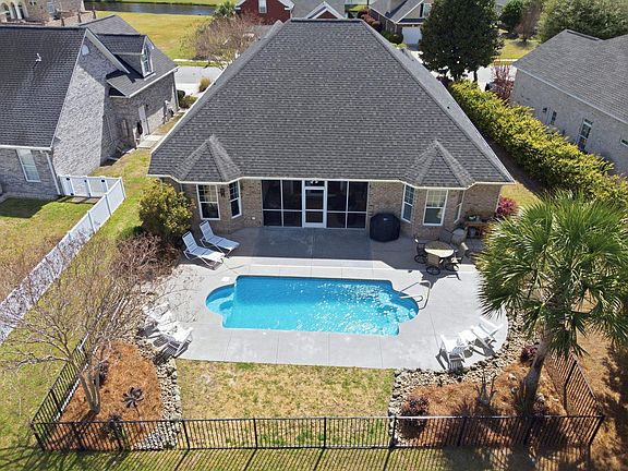 2nd image of 555 Linton Park Rd.