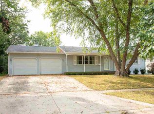 1254 Clark Dr, Cedar Falls, IA 50613