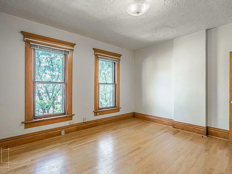 83 King Ave — Photo 42