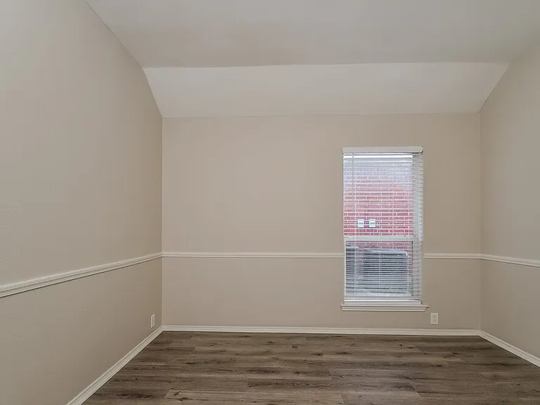 802 Lake Bridge Dr — Photo 13