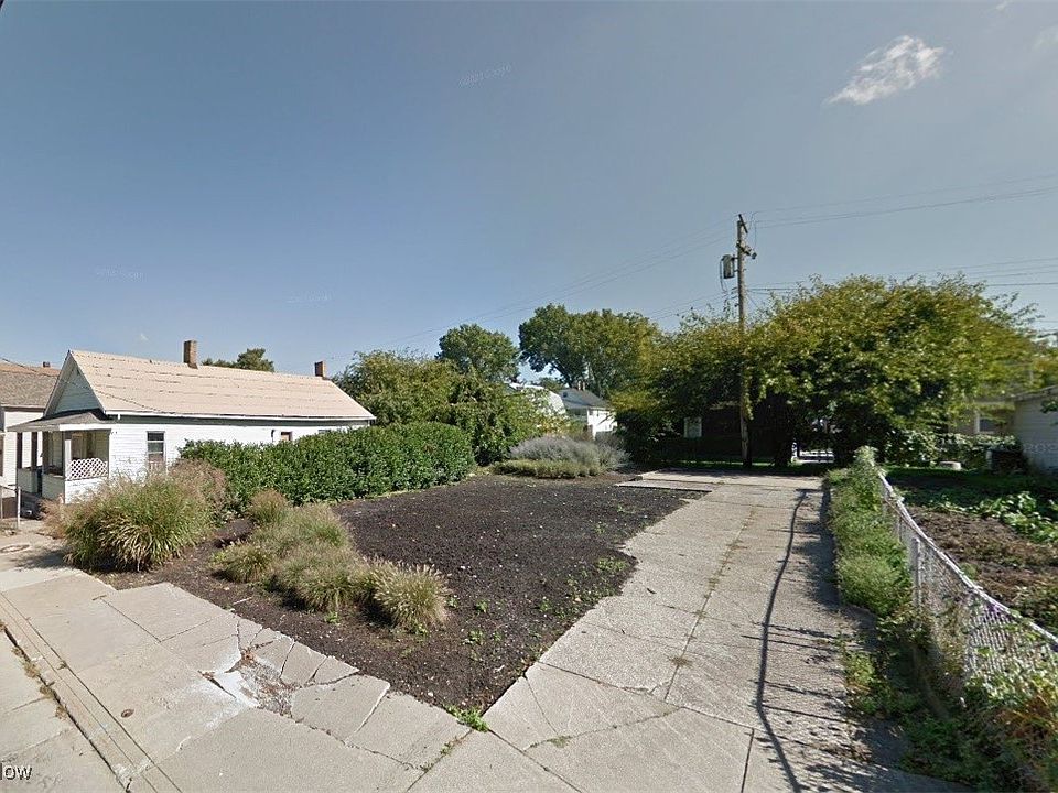 1st image of 1347 W 69th St