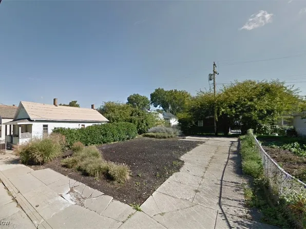 1347 W 69th St, Cleveland, OH 44102