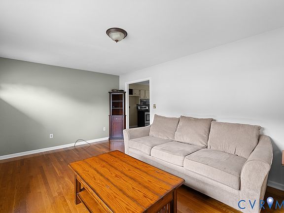 4th image of 2713 Irwin Rd