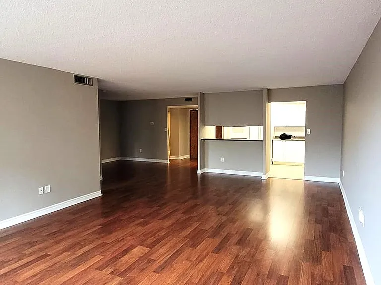 71 Charles St E #401 — Photo 2