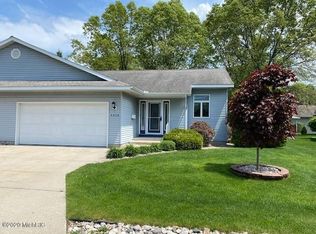 4438 Cedar Ln, Norton Shores, MI