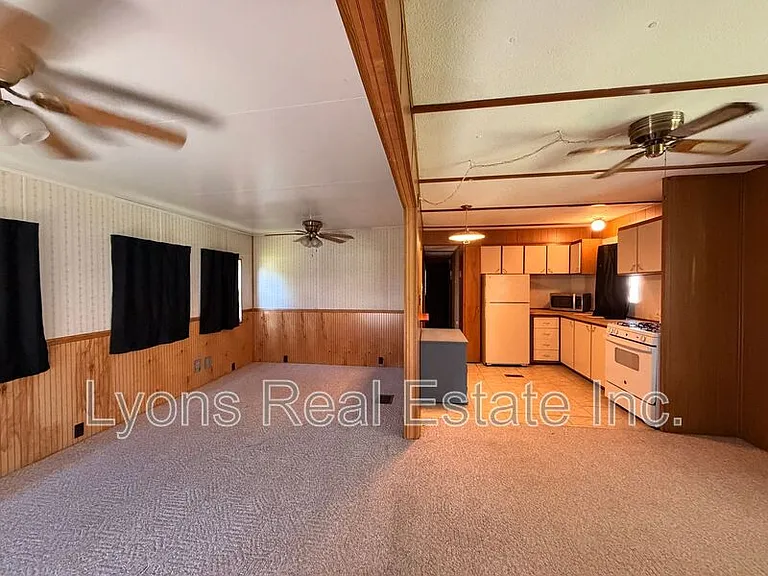140 Lamplighter Ln — Photo 2