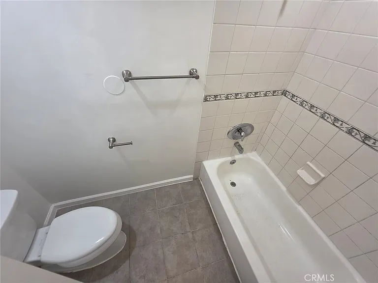 1022 W 57th St — Photo 19