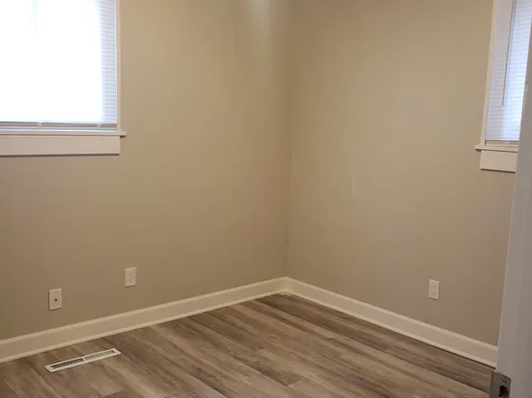 3926 Crown Point Ave, Omaha, NE 68111