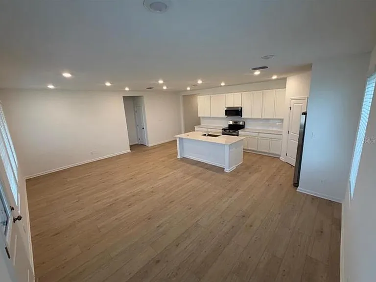 1607 Loxley Trl — Photo 15
