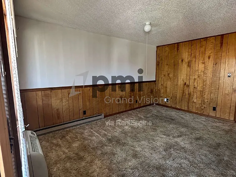 955 4th St #6 — Photo 9