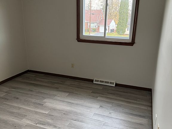 3rd image of 88 4th Ave #B