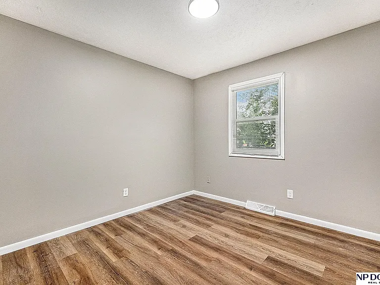 6024 S 42nd St #1 — Photo 8