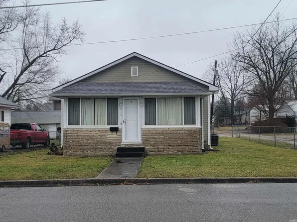 315 E Oak St, Oakland City, IN 47660