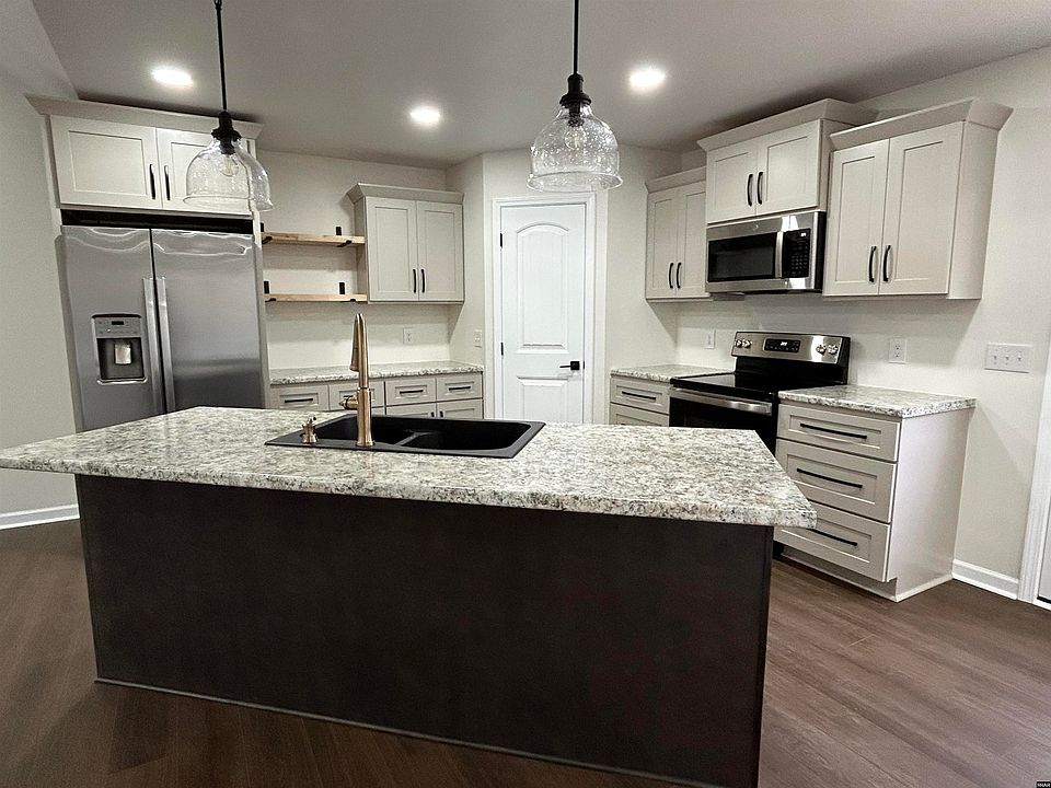 2nd image of 683 Fowler Rd
