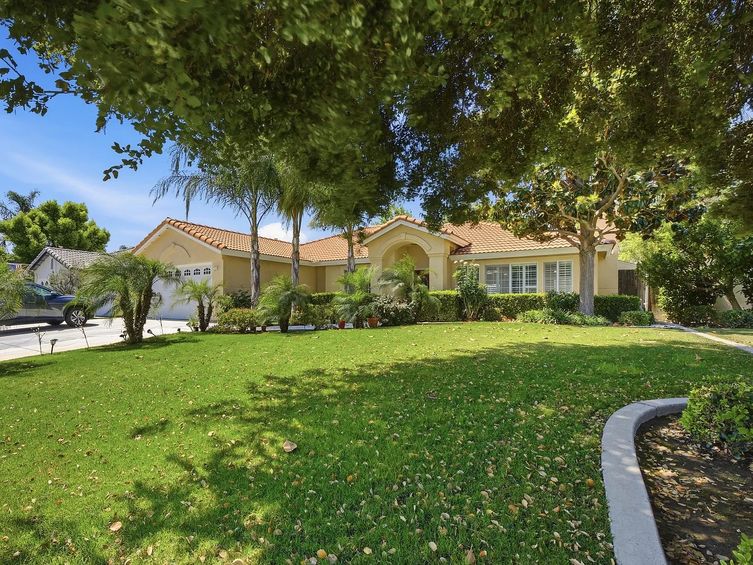 4 bed, 2127 sqft, $2,999 — Photo 3