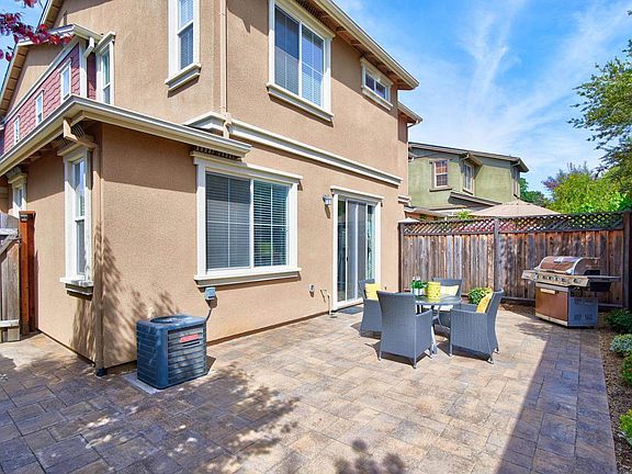 3rd image of 16950 Fremont Ct