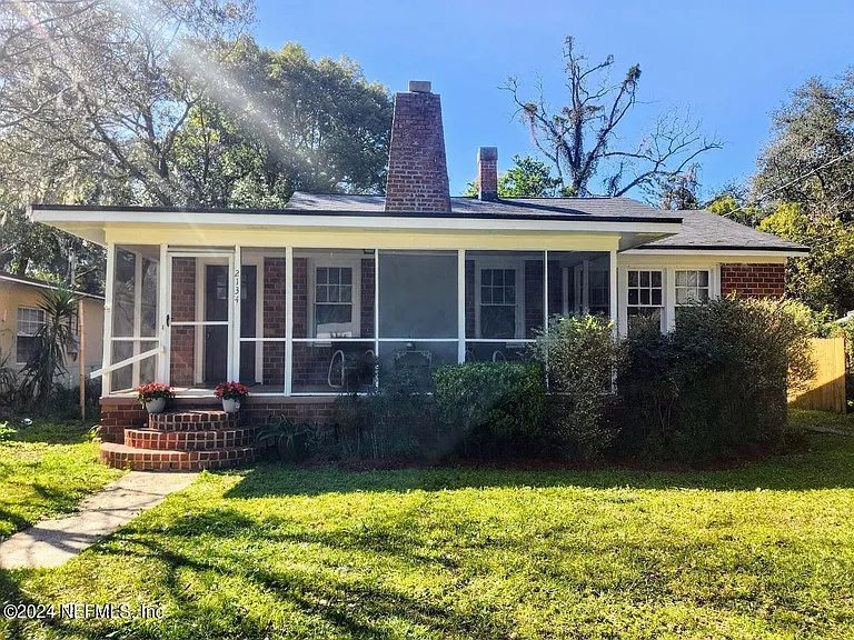 2134 Camden Ave — Photo 2