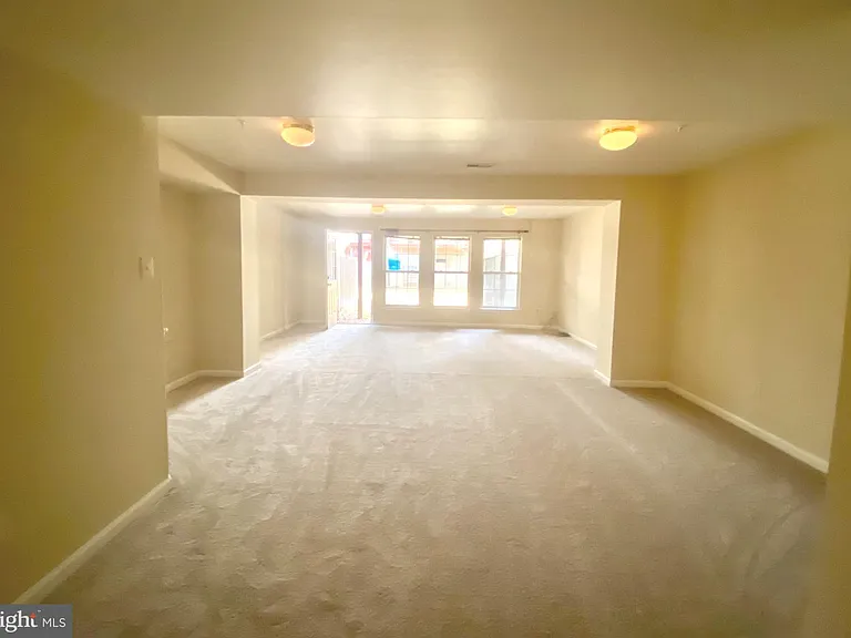 13765 Palmetto Cir — Photo 30