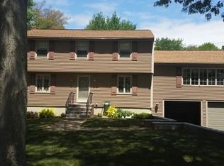 11 Surry Ln, Braintree, MA 02184
