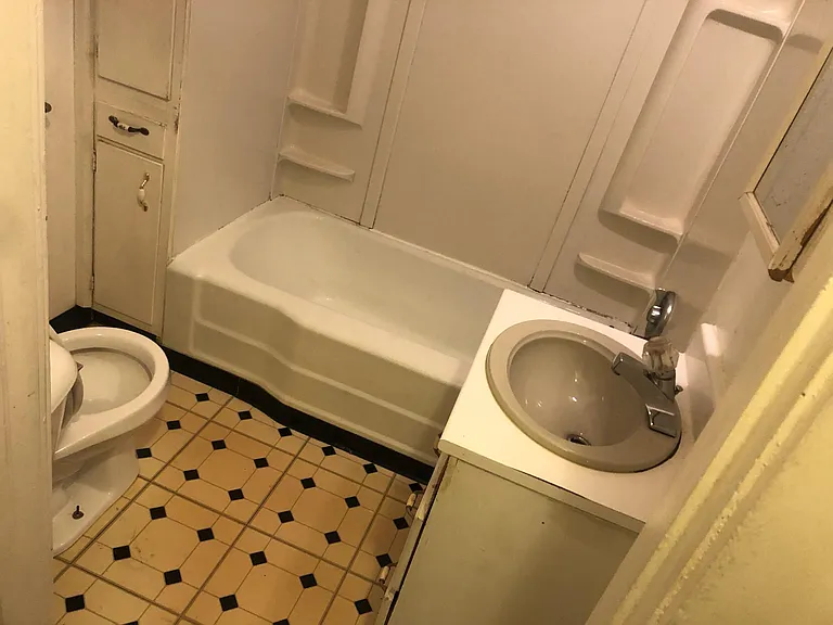 44 E Oakland St — Photo 5