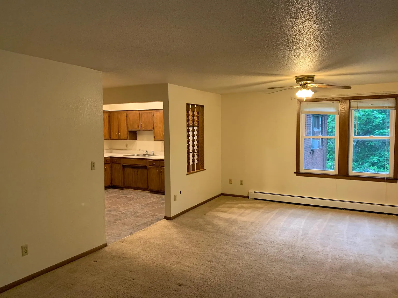 2 bed, 850 sqft, $1,400 — Photo 2