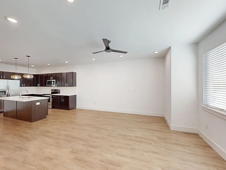 3200 SW 2nd St — Photo 43