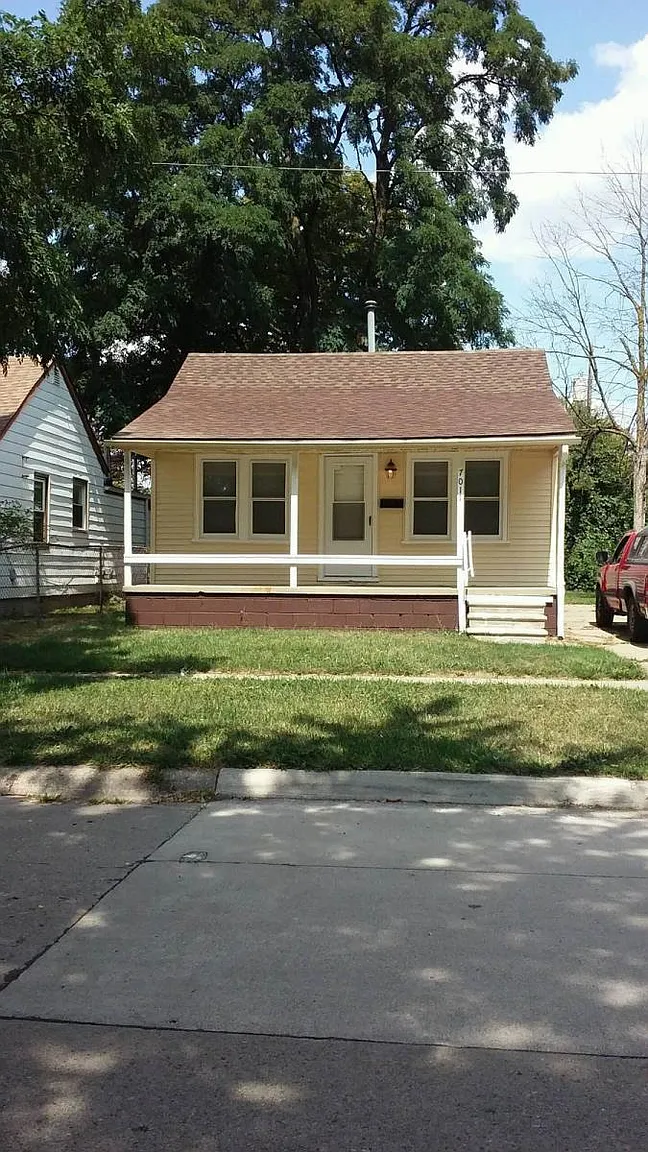 7011 Chalmers Ave photo 1