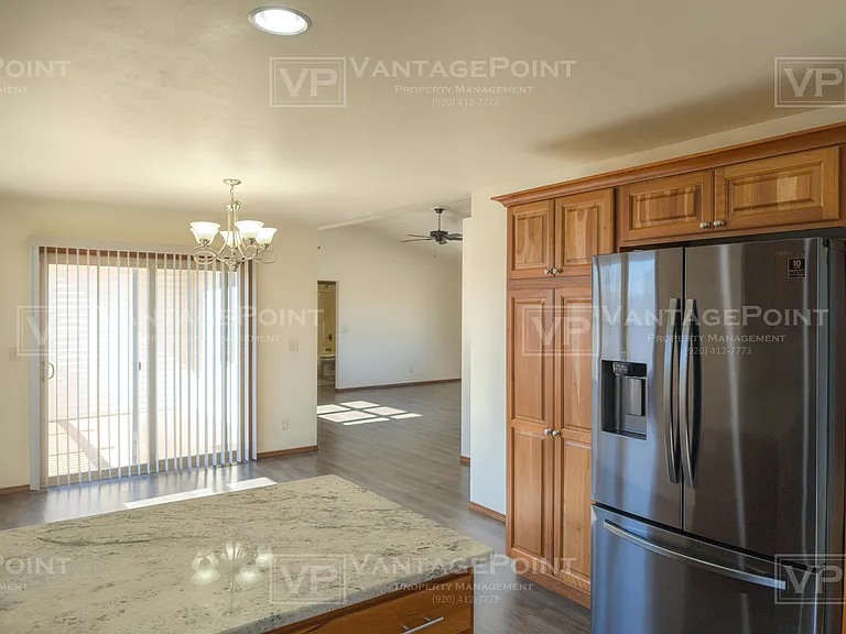 2250 Daly Dr — Photo 6