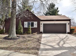 313 Hawthorne St, Elgin, IL 60123