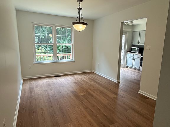 4th image of 7881 Wintercress Ln