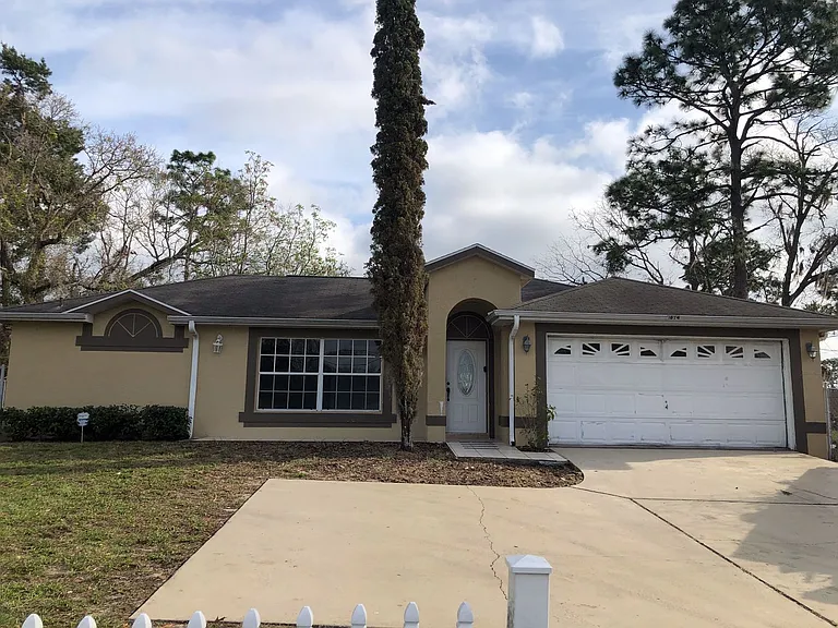 1614 Howland Blvd — Photo 1