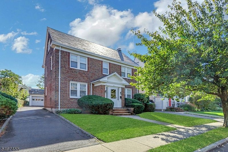 1st image of 219 Shelley Ave