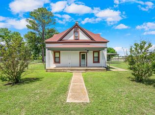 411 N 2nd St, Comanche, OK 73529
