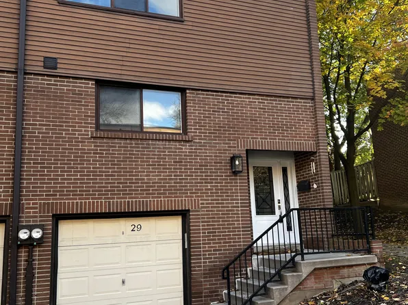 29 Burnt Meadoway, Toronto, ON M2H 2V2