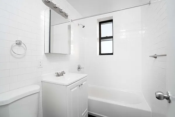 Rented by Waldstar Real Estate LLC | media 14